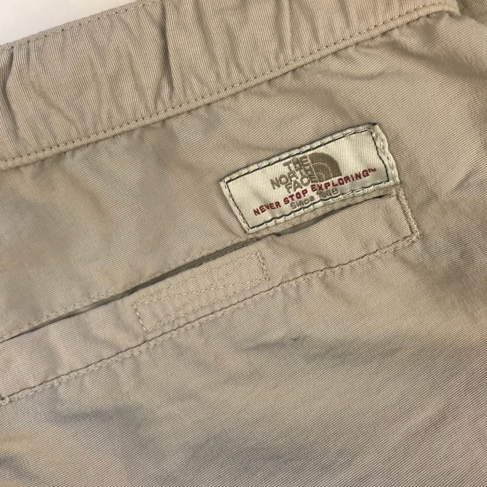 Sold The North Face Shorts Beige Medium - Picture 7 of 7